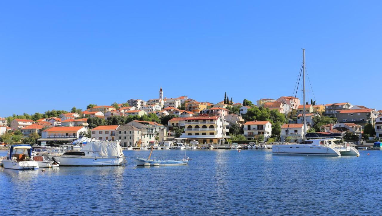 Apartments By The Sea Seget Vranjica, Trogir - 1038 Exteriör bild