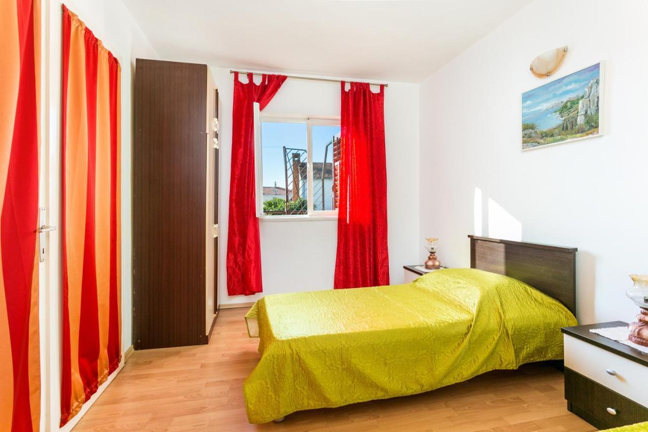 Apartments By The Sea Seget Vranjica, Trogir - 1038 Exteriör bild