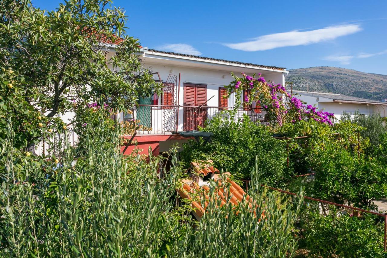 Apartments By The Sea Seget Vranjica, Trogir - 1038 Exteriör bild