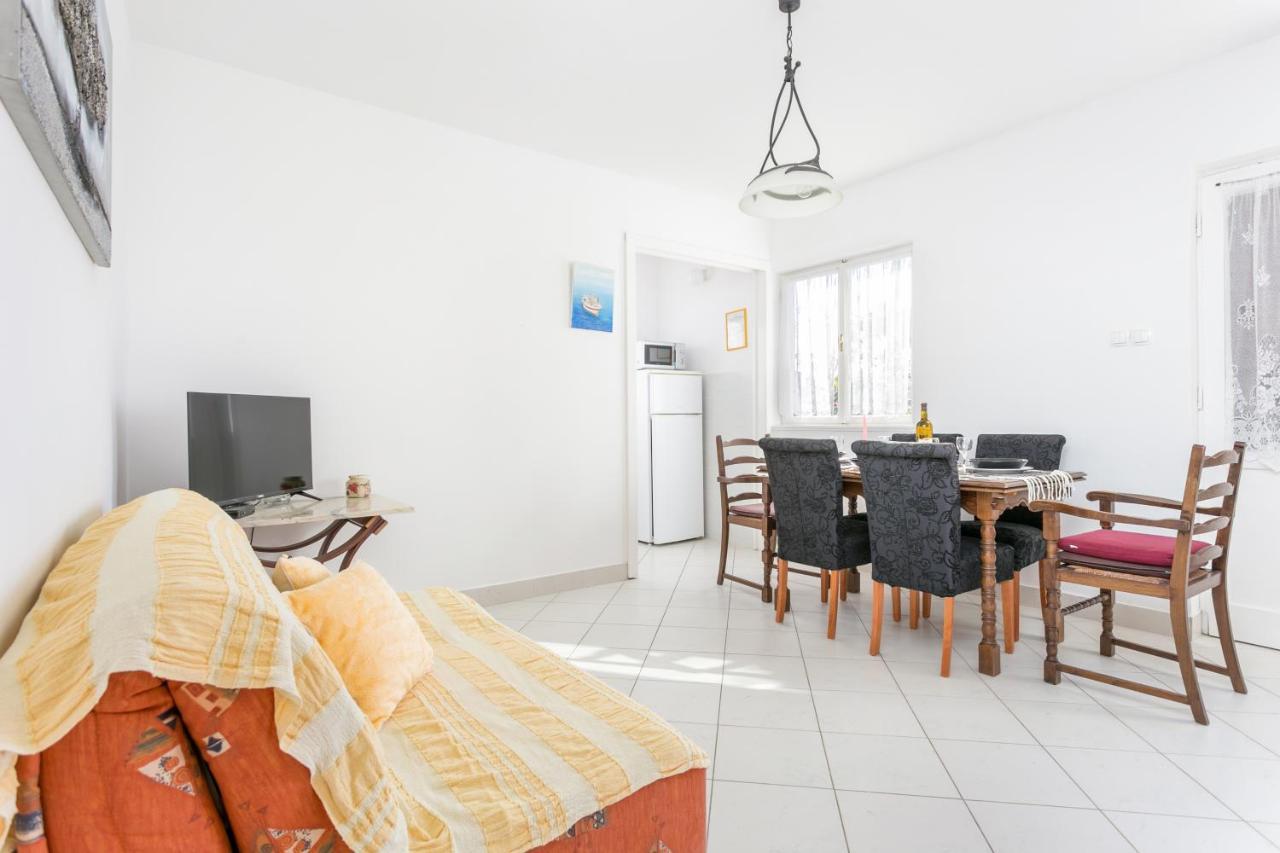 Apartments By The Sea Seget Vranjica, Trogir - 1038 Exteriör bild