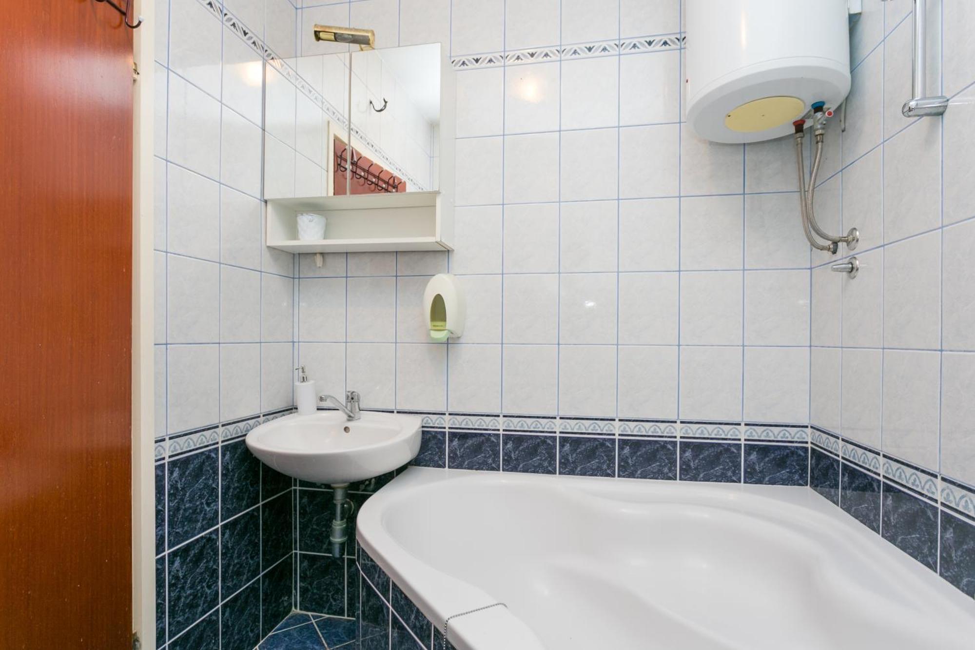 Apartments By The Sea Seget Vranjica, Trogir - 1038 Rum bild