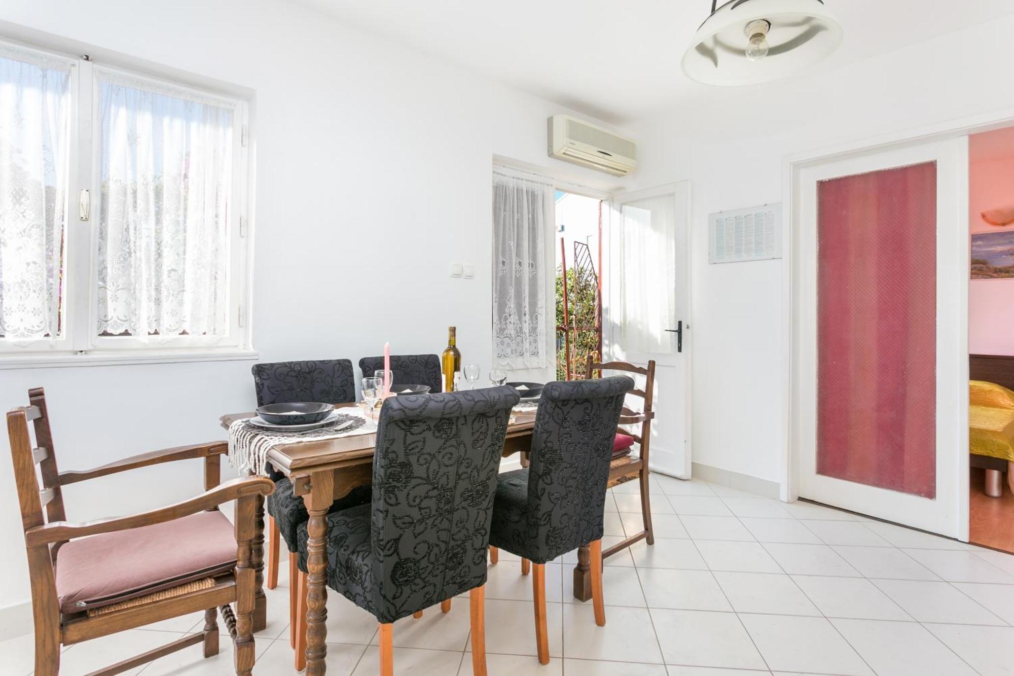 Apartments By The Sea Seget Vranjica, Trogir - 1038 Rum bild