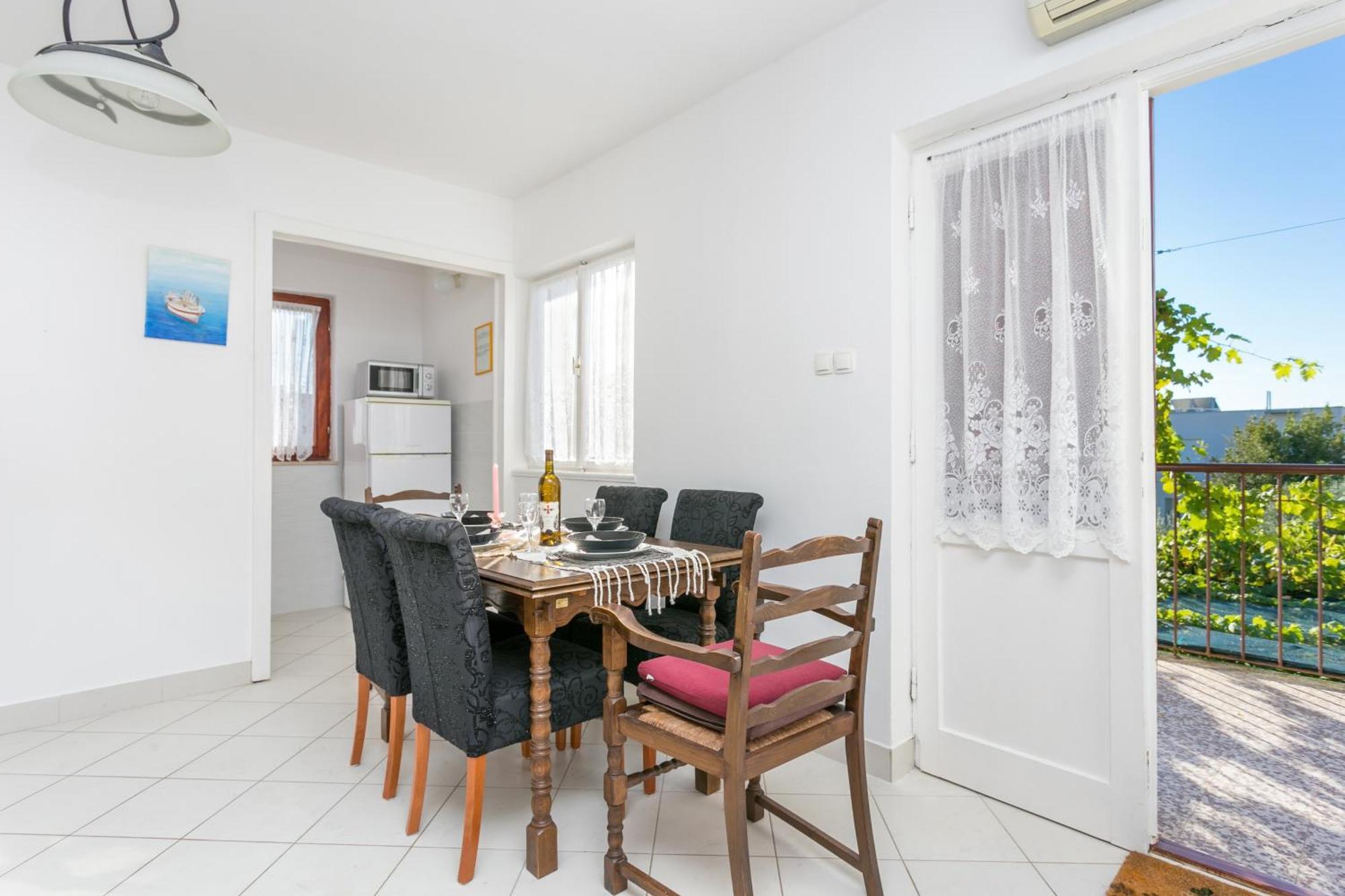 Apartments By The Sea Seget Vranjica, Trogir - 1038 Rum bild